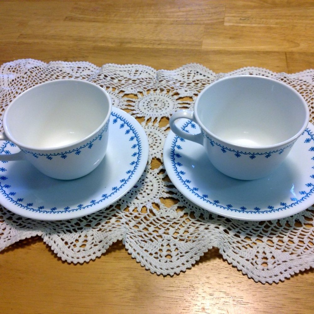 Vintage Corelle Snowflake Garland cups, saucers